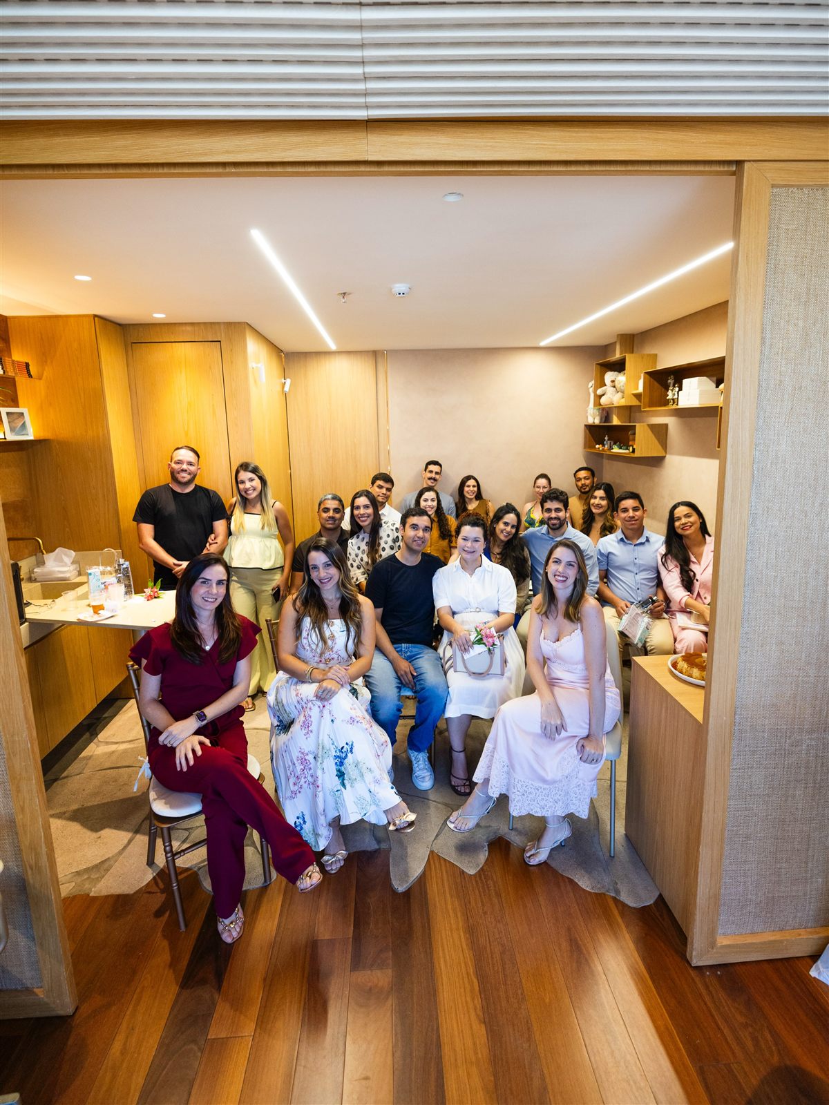 Amanda reunida com as mulheres da comunidade Conexão Materna